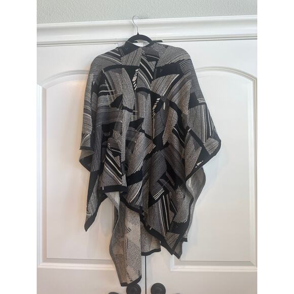 Chico’s One size Black and Metallic gold Mix Pattern Shawl Wrap Drape - Picture 8 of 8